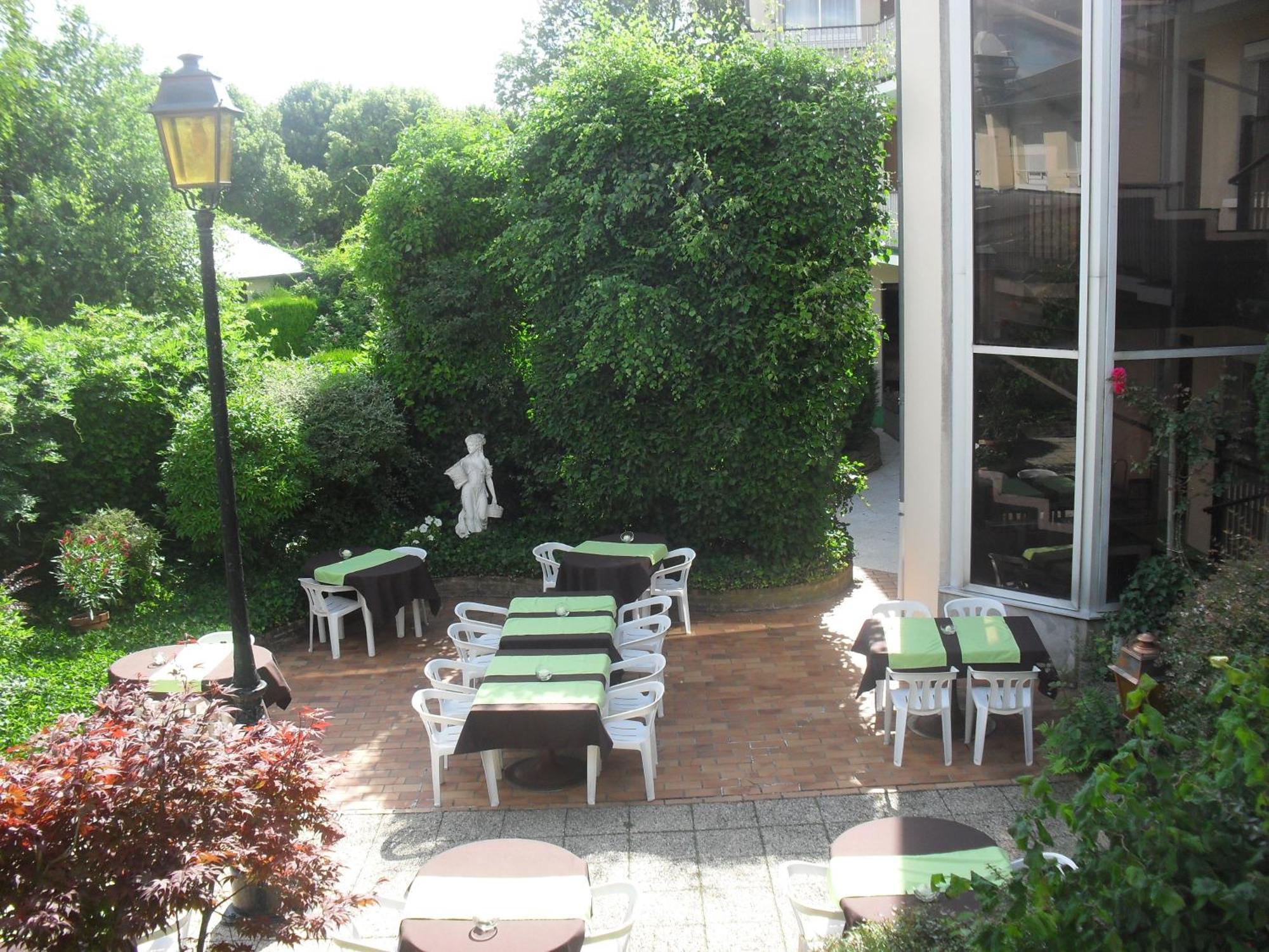 Contact Hotel De France Contres-Beauval-Cheverny Le Controis-en-Sologne المظهر الخارجي الصورة